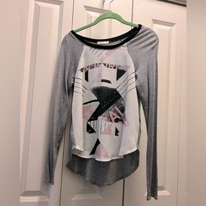 Gray long sleeve shirt